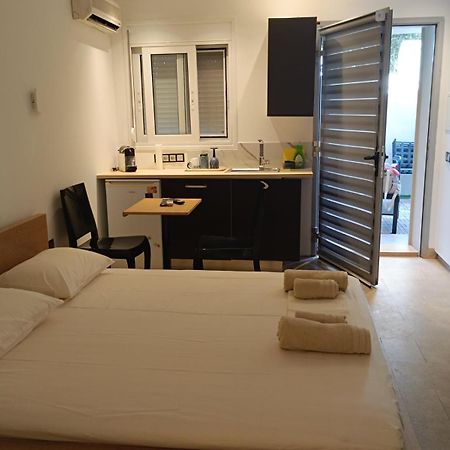 Green Spot Apartments Атина Екстериор снимка